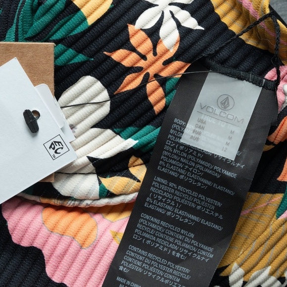 Volcom. Women's Had Me At Aloha One Piece Swimsuit. - Picture 7 of 13